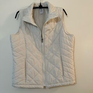 Izod Ivory Quilted Vest With Zip Front and Front Slip-In Pockets Size L
